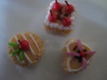 MINI CAKES-PEACH ICING