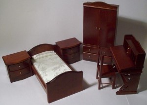 CHILDS BEDROOM SET-BROWN