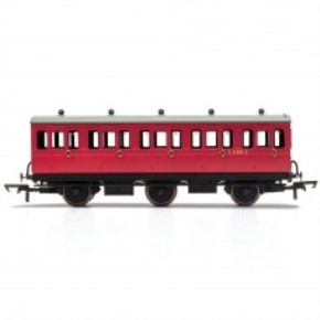 HORNBY R40124A BR 6 WHEEL 3RD CLASS COACH W/LIGHTS