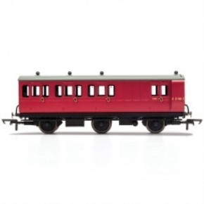 HORNBY R40126 BR 6 WHEEL 3RD CLASS BRAKE COACH W/LIGHTS