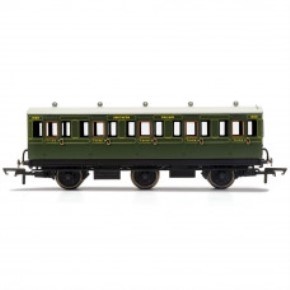 HORNBY R40132  SR 6 WHEEL 3RD CLASS COACH W/LIGHTS